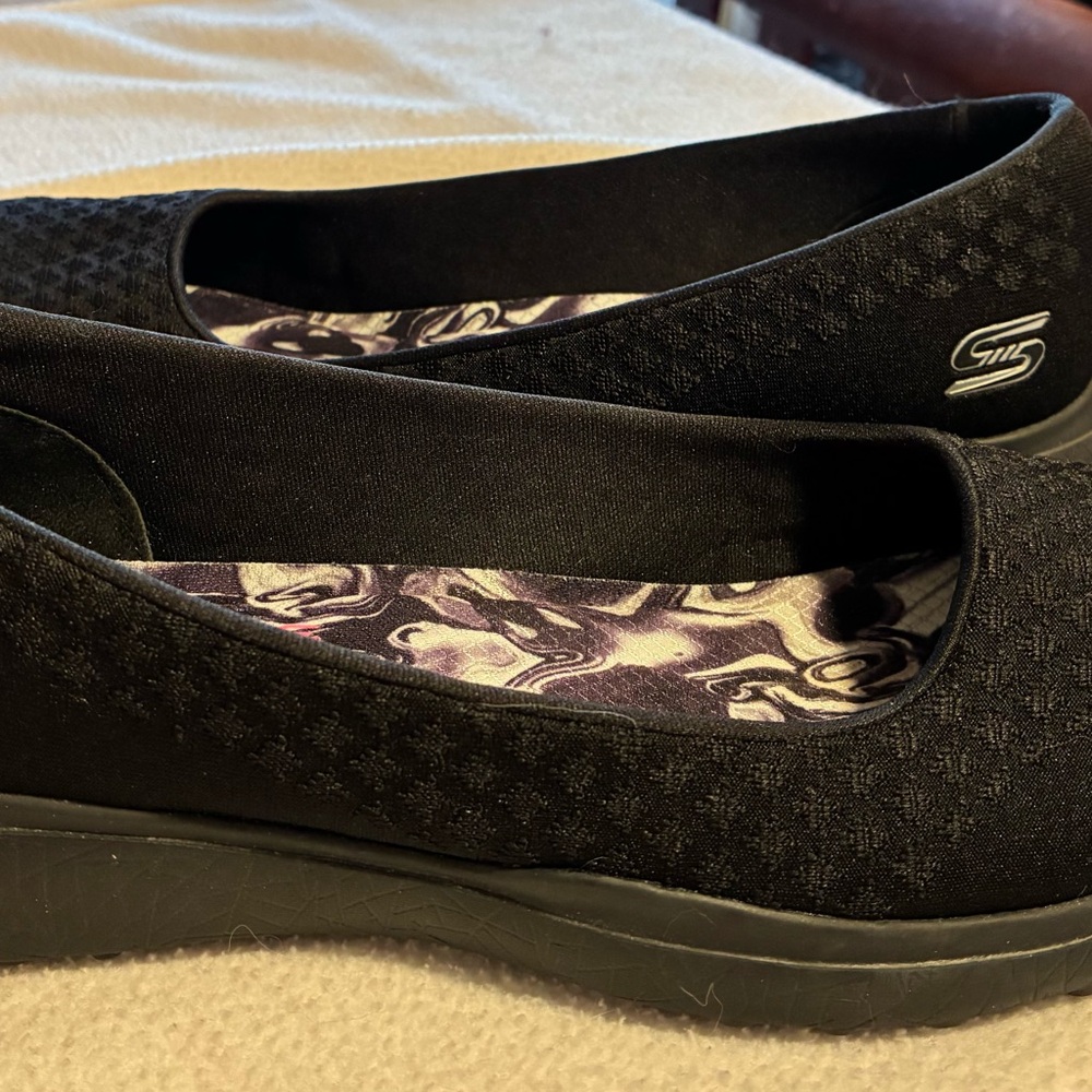 NWOT Skechers Black Microburst Slip-On Ballet Flats Sneakers Shoes Comfort 10